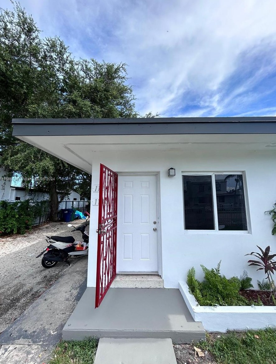 1128 76th St, Miami, FL 33150-3204