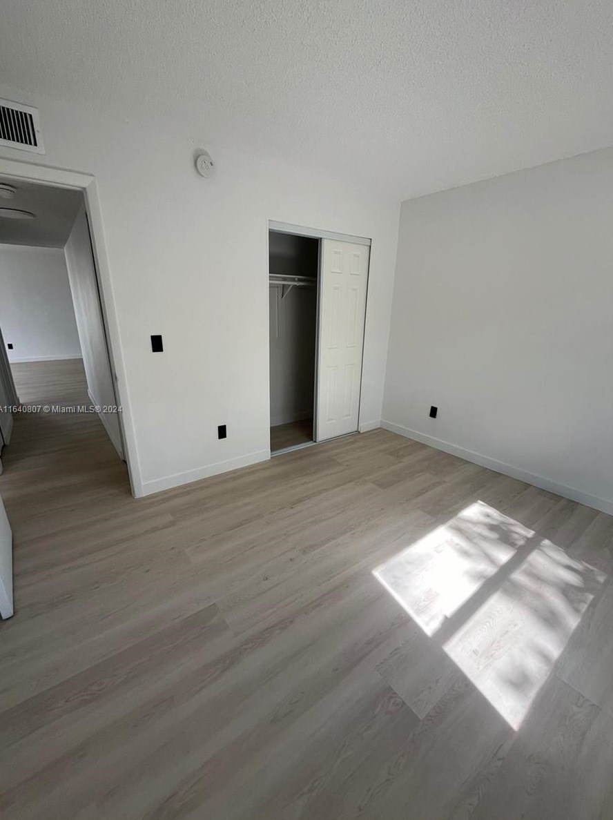 888 Ne 132nd St #201, Miami, FL 33161