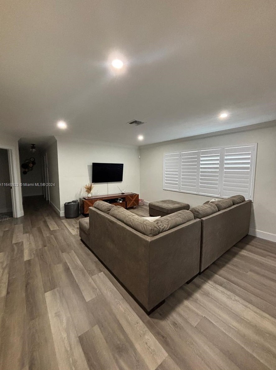 3201 122nd Ct, Miami, FL 33175-2246
