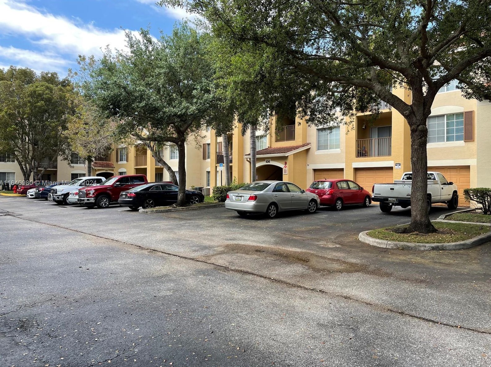 4220 San Marino Blvd Apt 305, West Palm Beach, FL 33409