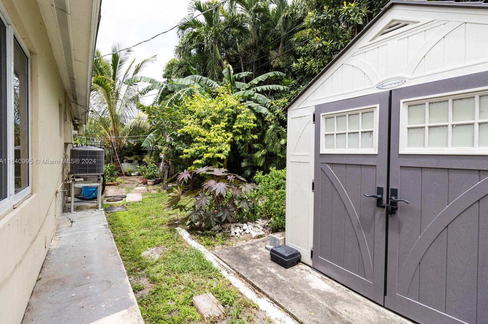 471 32 Ct, Miami FL 33125-4119 exterior