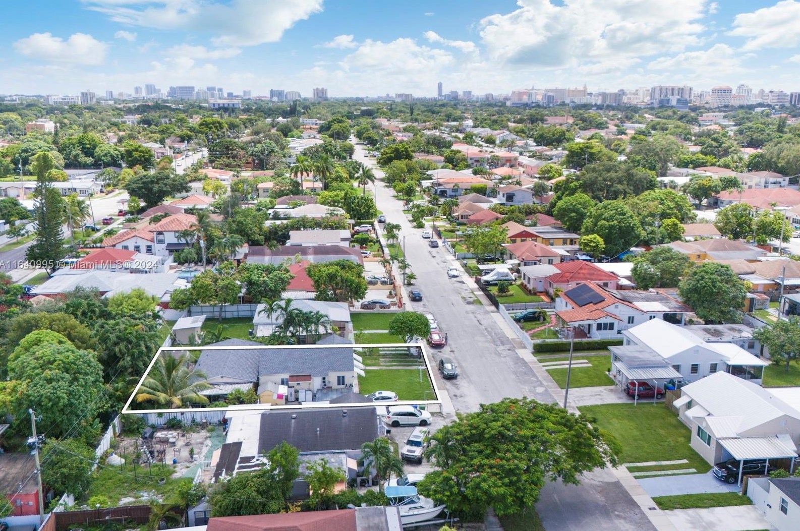 471 32 Ct, Miami FL 33125-4119 exterior