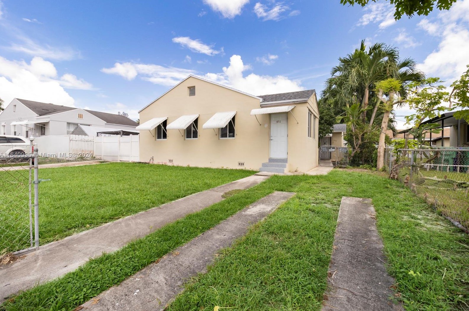 471 32nd Ct, Miami, FL 33125-4116