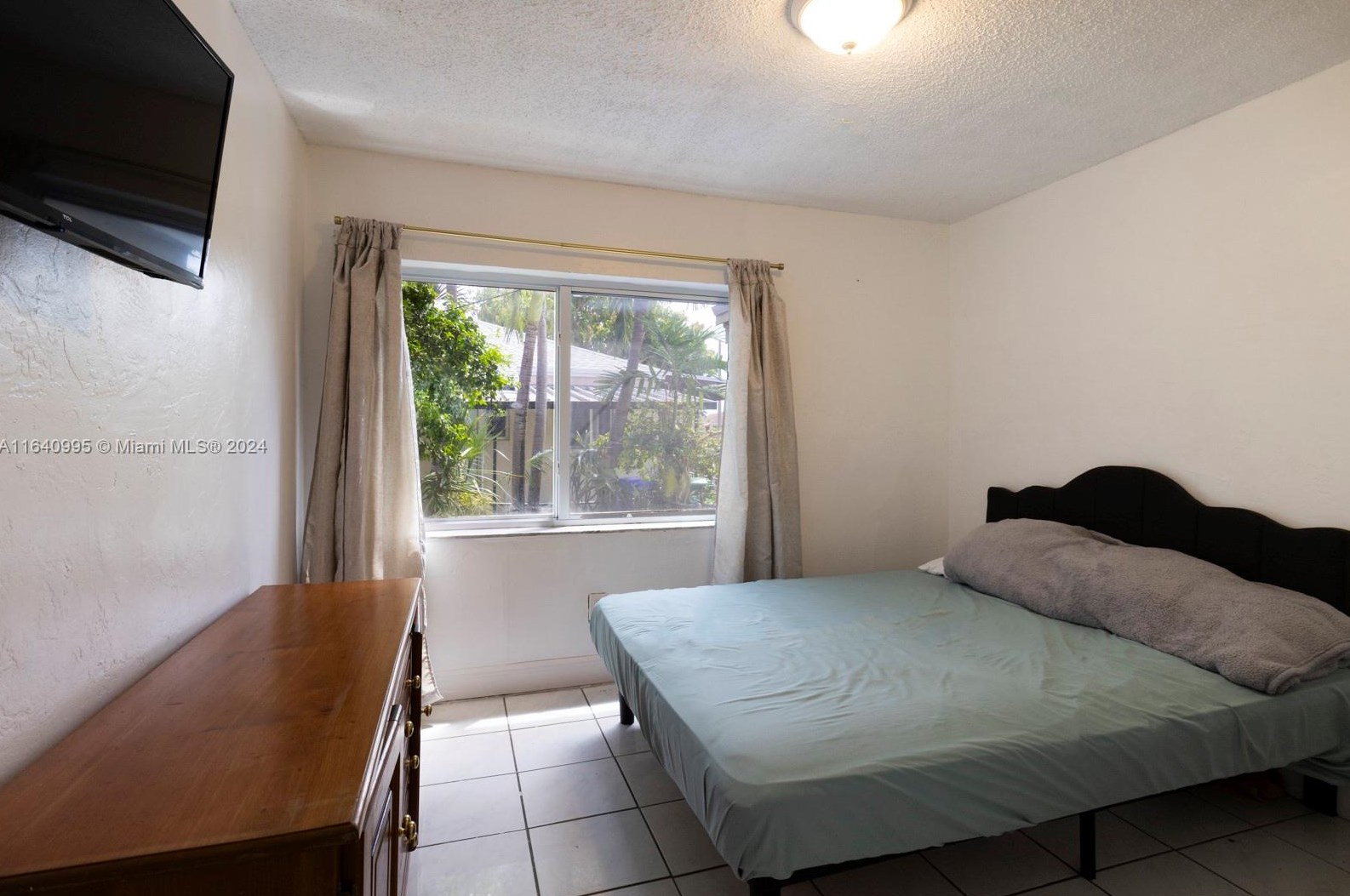 471 32 Ct, Miami FL 33125-4119 exterior