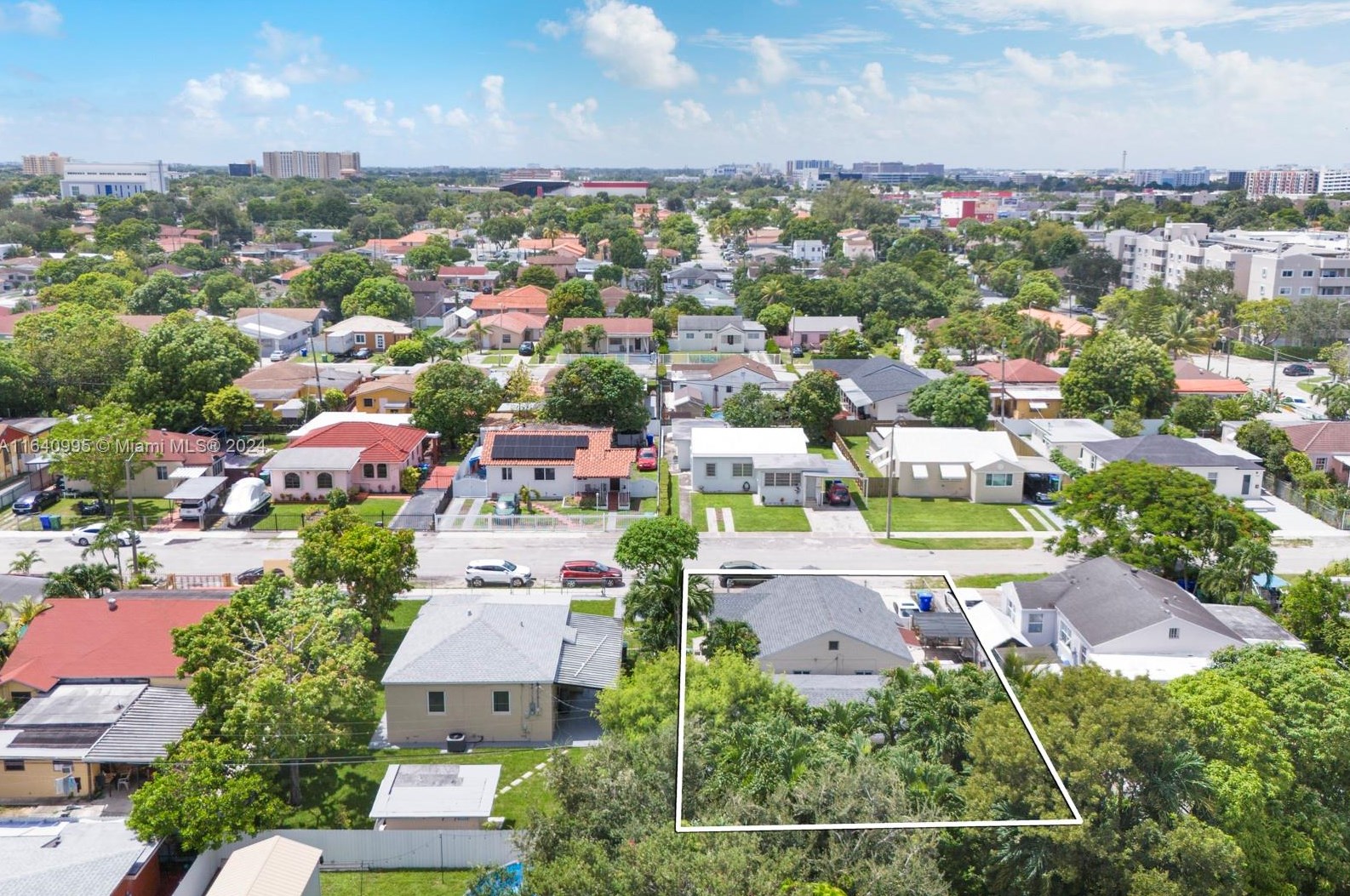 471 32 Ct, Miami FL 33125-4119 exterior