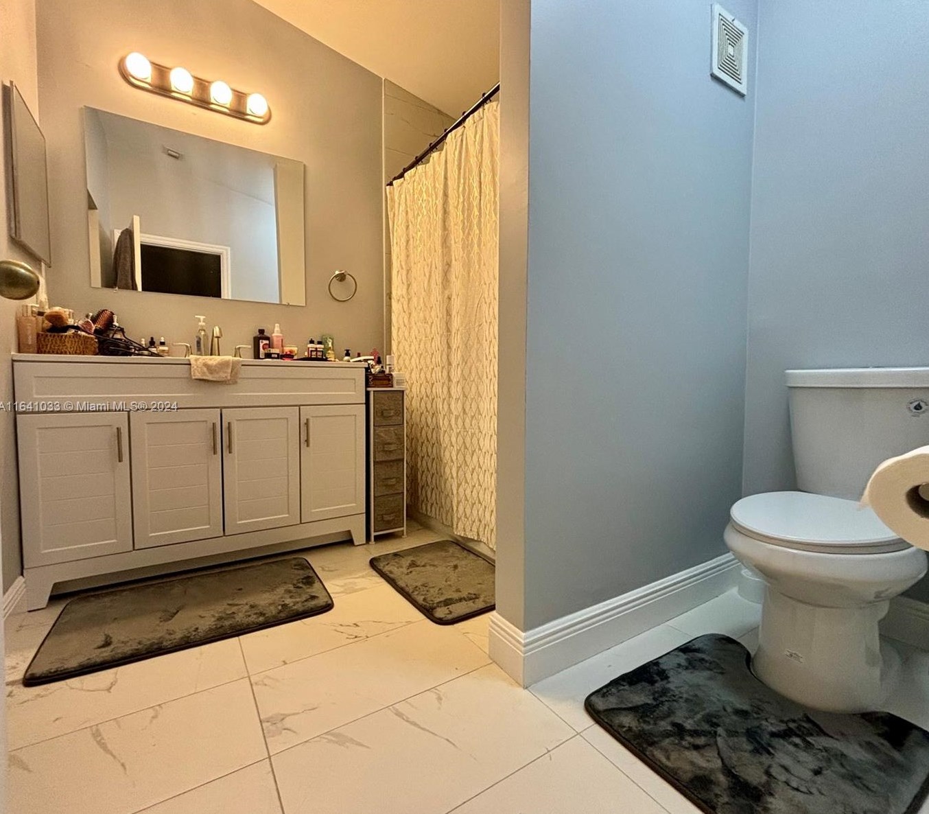 824 208 Dr, Hollywood FL  33029-2151 exterior
