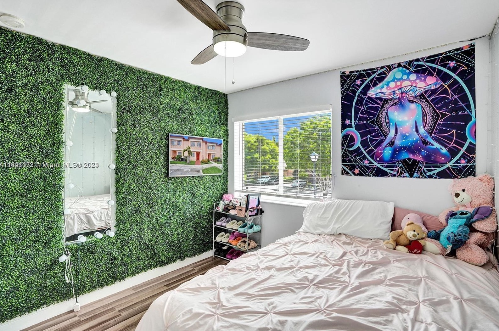 824 208 Dr, Hollywood FL  33029-2151 exterior