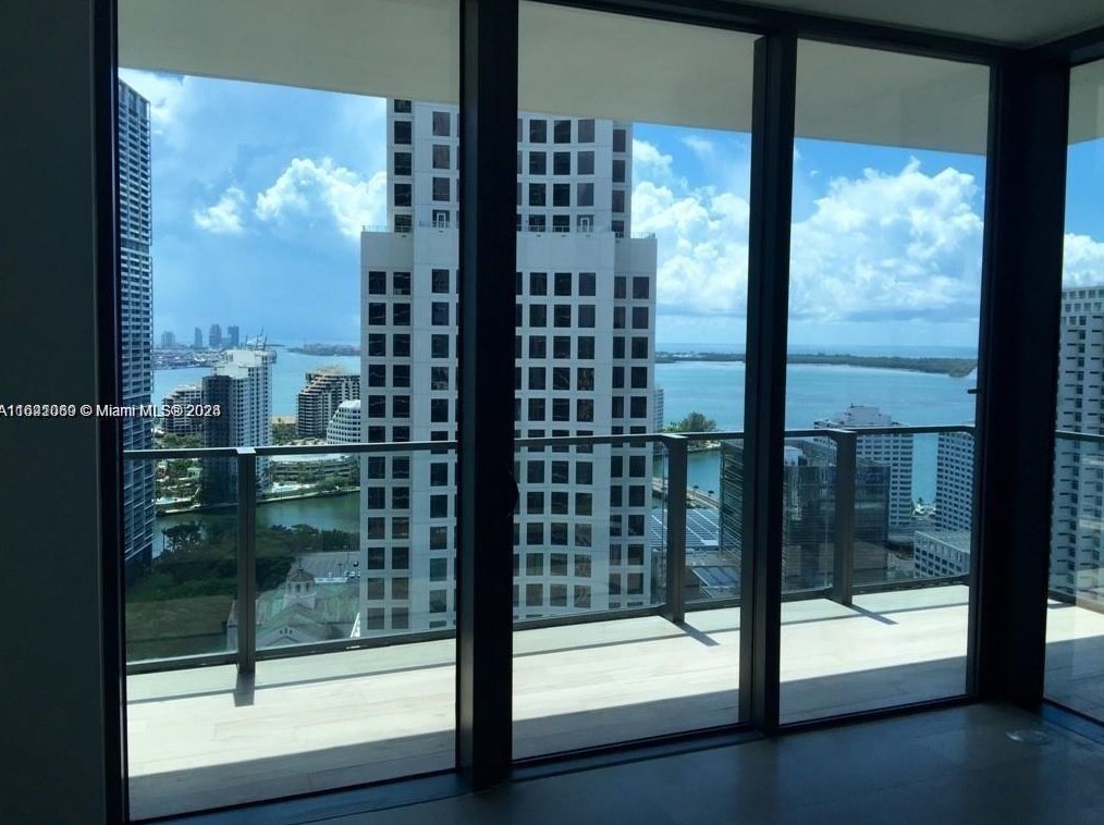 68 Se 6th St #2605, Miami, FL 33131