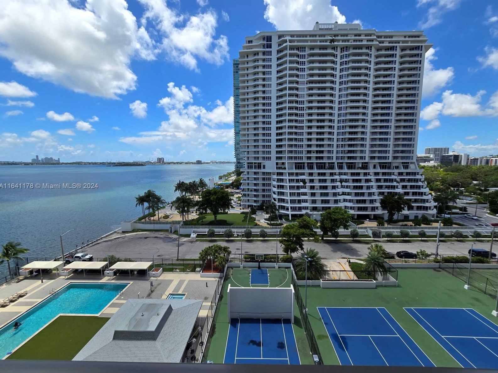 600 Ne 36th St Apt 912, Miami, FL 33137