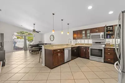 18022 SW 12th Ct, Pembroke Pines, FL 33029 - Photo 12