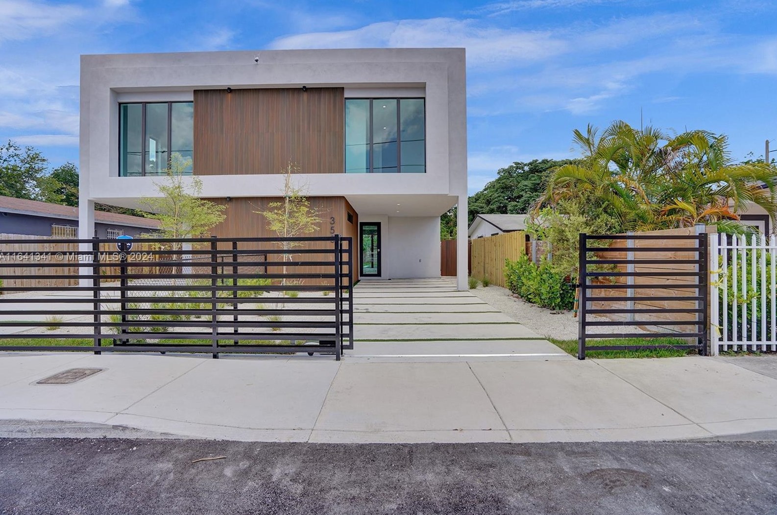 353 50th St, Miami, FL 33127-2152