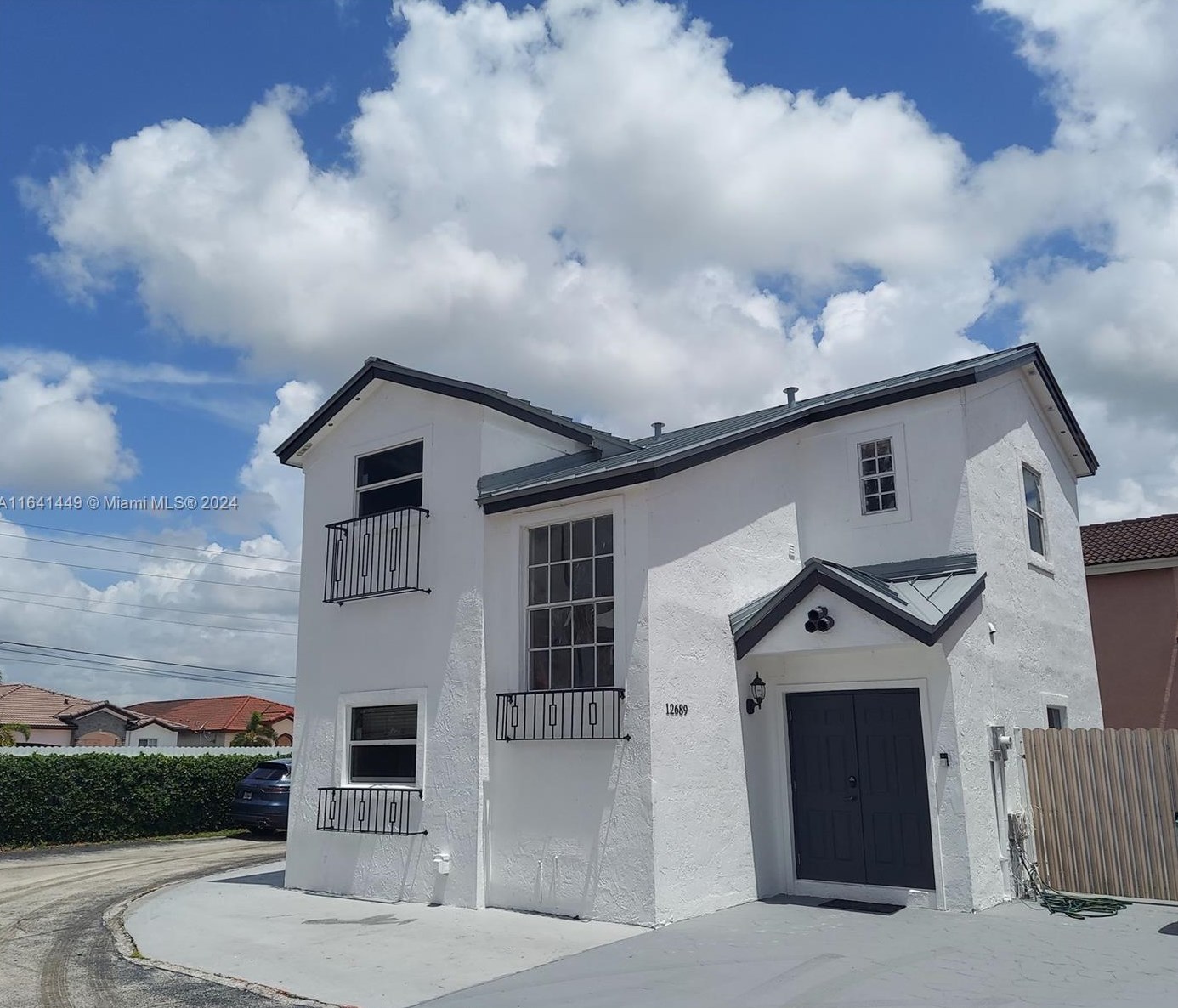 12689 9th Ln, Miami, FL 33182-2059