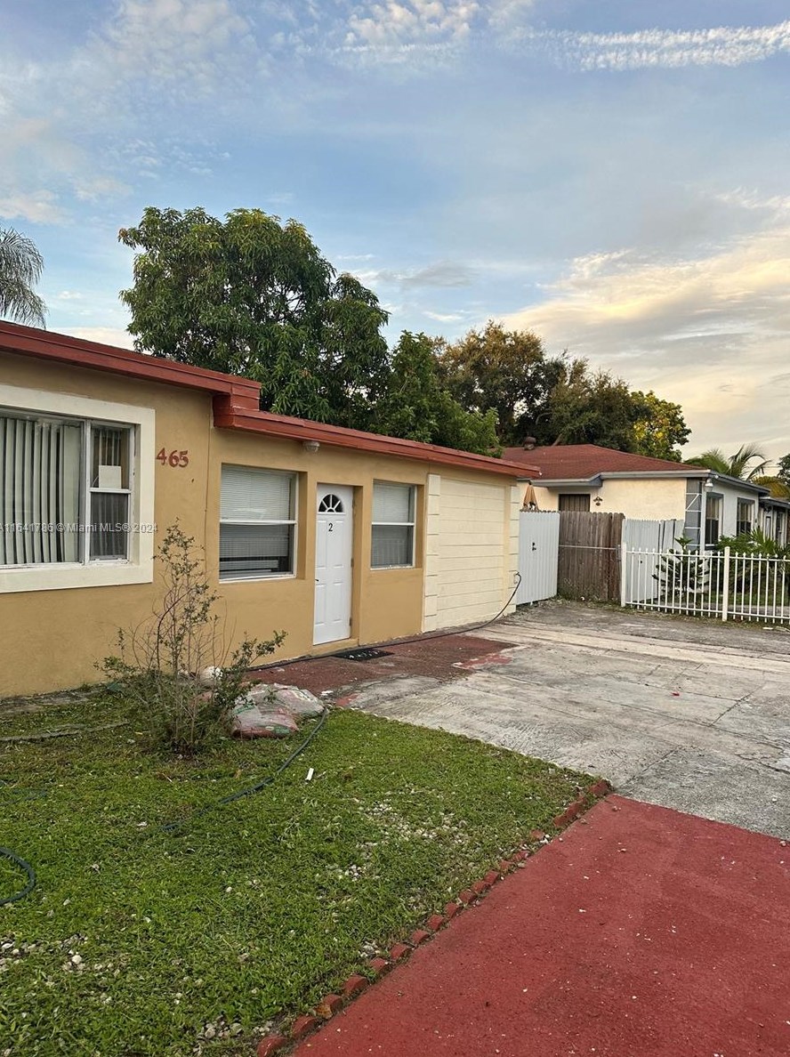 465 157th Ter, Miami, FL 33162-5158