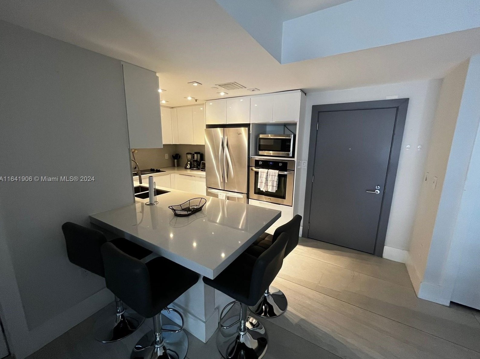 185 Se 14th Terrace #606, Miami Beach, FL 33131