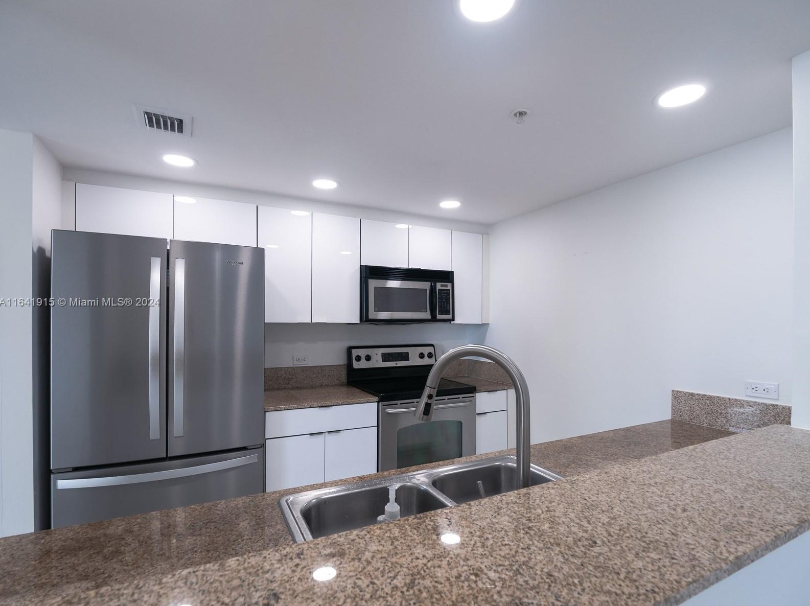 117 Nw 42nd Ave #912, Miami, FL 33126