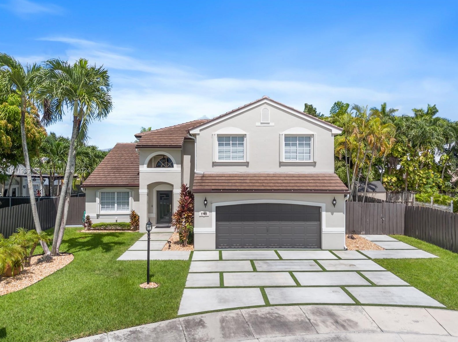 7703 Sw 163rd Ct, Miami, FL 33193