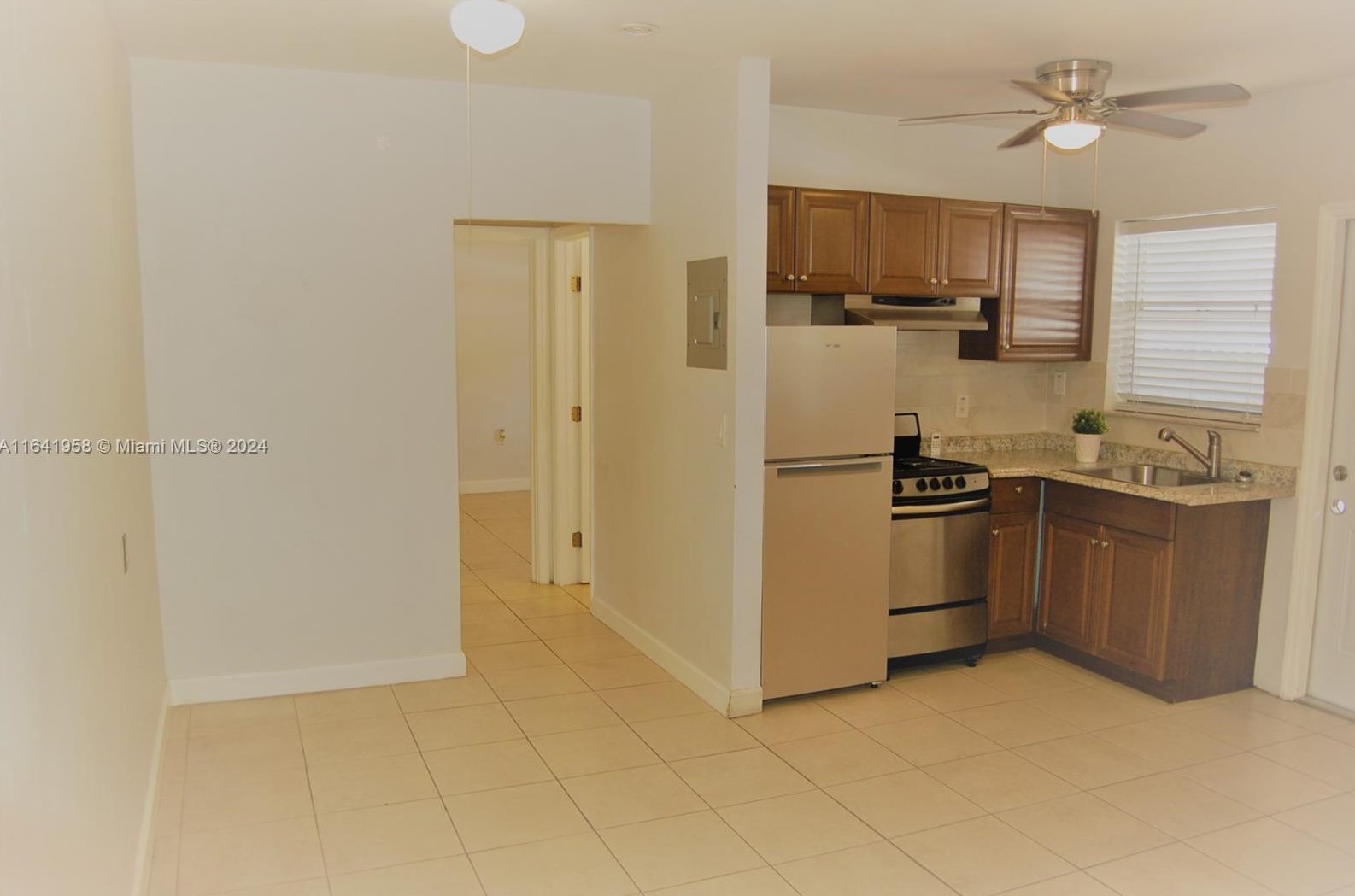 2481 Sw 11th St #2481, Miami, FL 33135