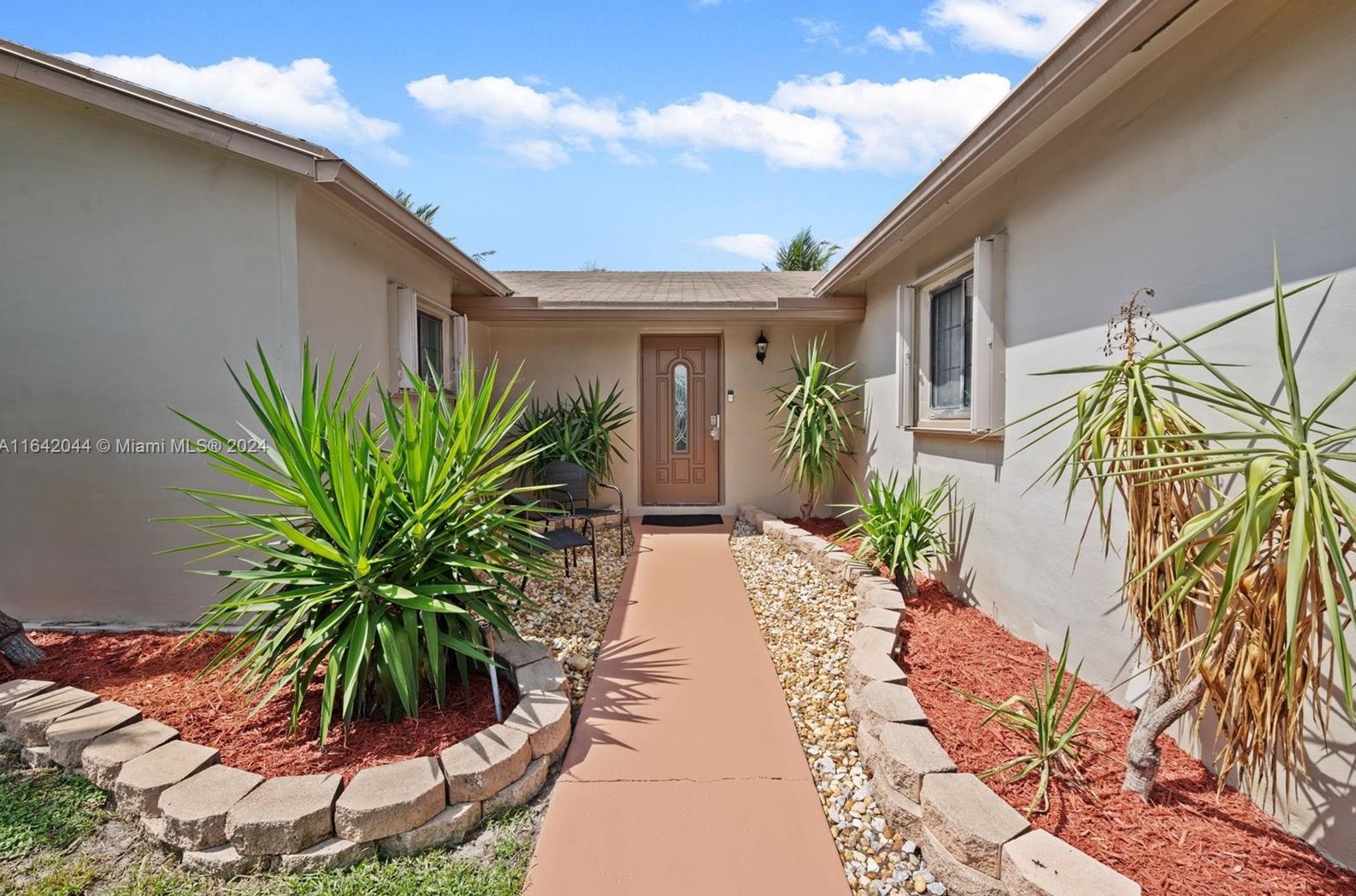 9186 2nd St, Boca Raton, FL 33428-4508