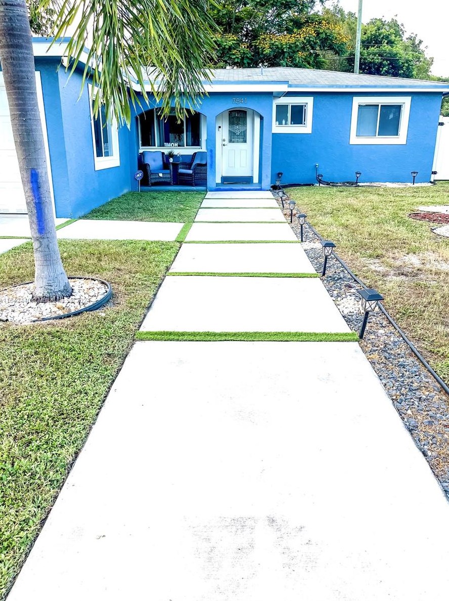 7541 Taylor St, Hollywood, FL 33024-7045