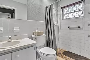 1020 NW 48th Pl, Deerfield Beach, FL 33064 - Photo 48