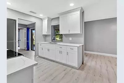 1020 NW 48th Pl, Deerfield Beach, FL 33064 - Photo 16