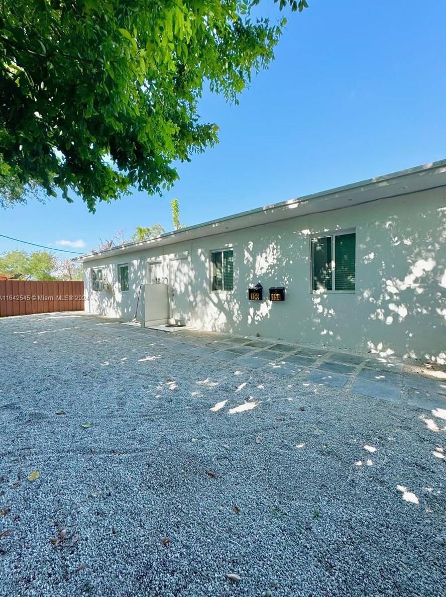 156 Nw 62nd St #3, Miami, FL 33150