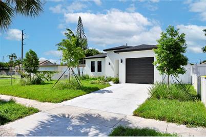 720 SW 10th St, Dania Beach, FL 33004 - Photo 1