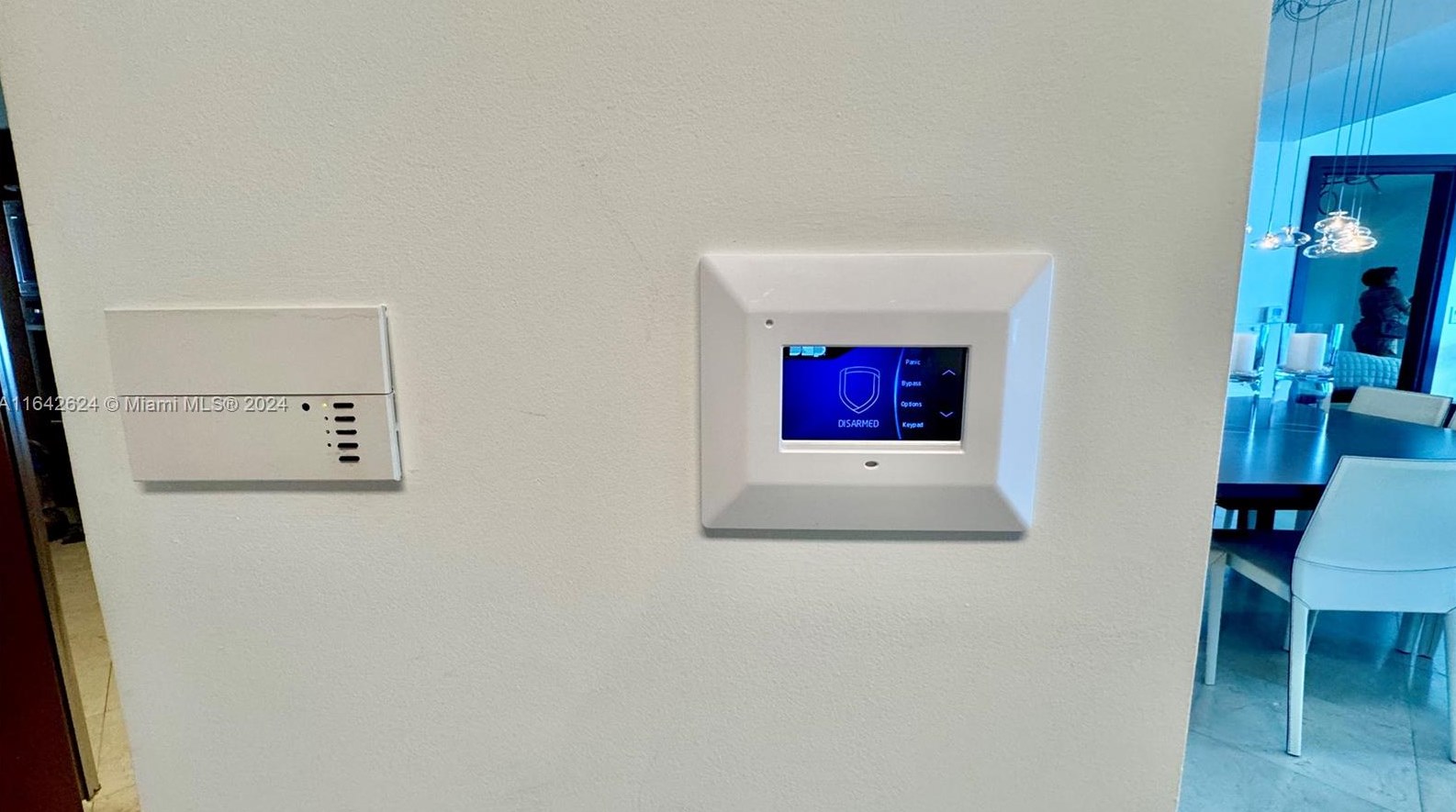 1331 Brickell Bay Dr, Miami FL  33131-3690 exterior