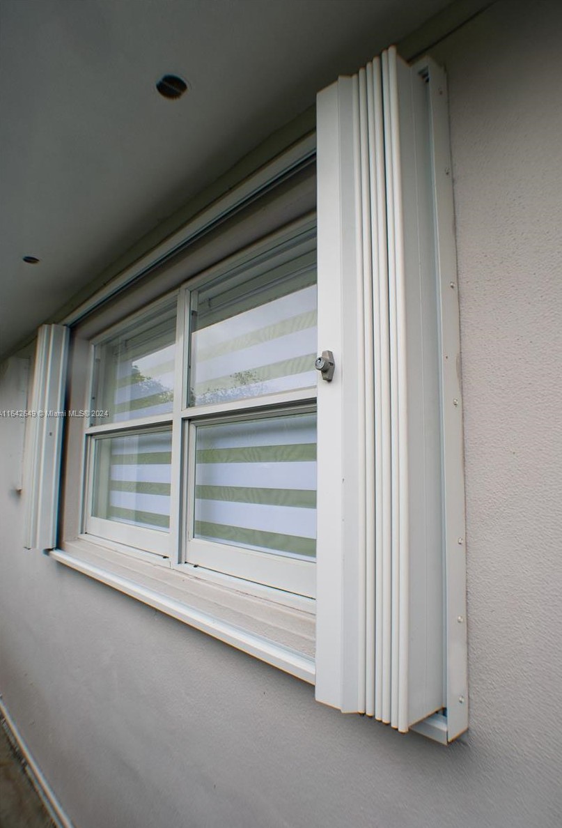 2638 30th Ct, Miami FL 33133-2904 exterior