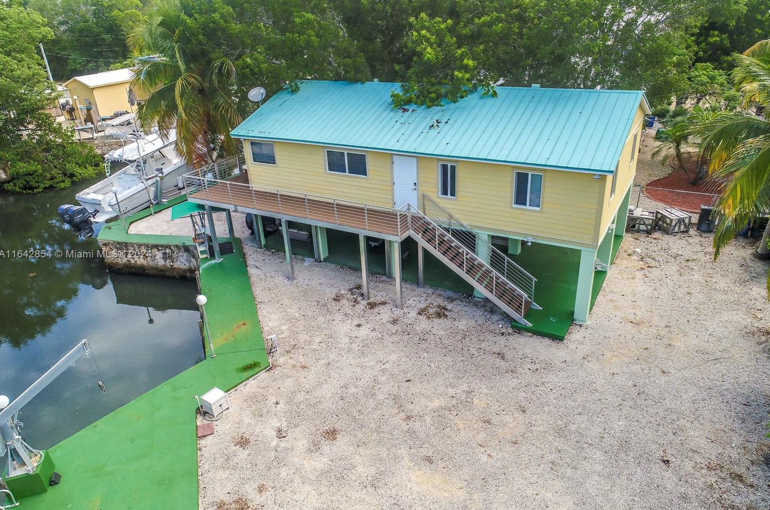 113 Peace Ave, Plantation Key, FL 33070