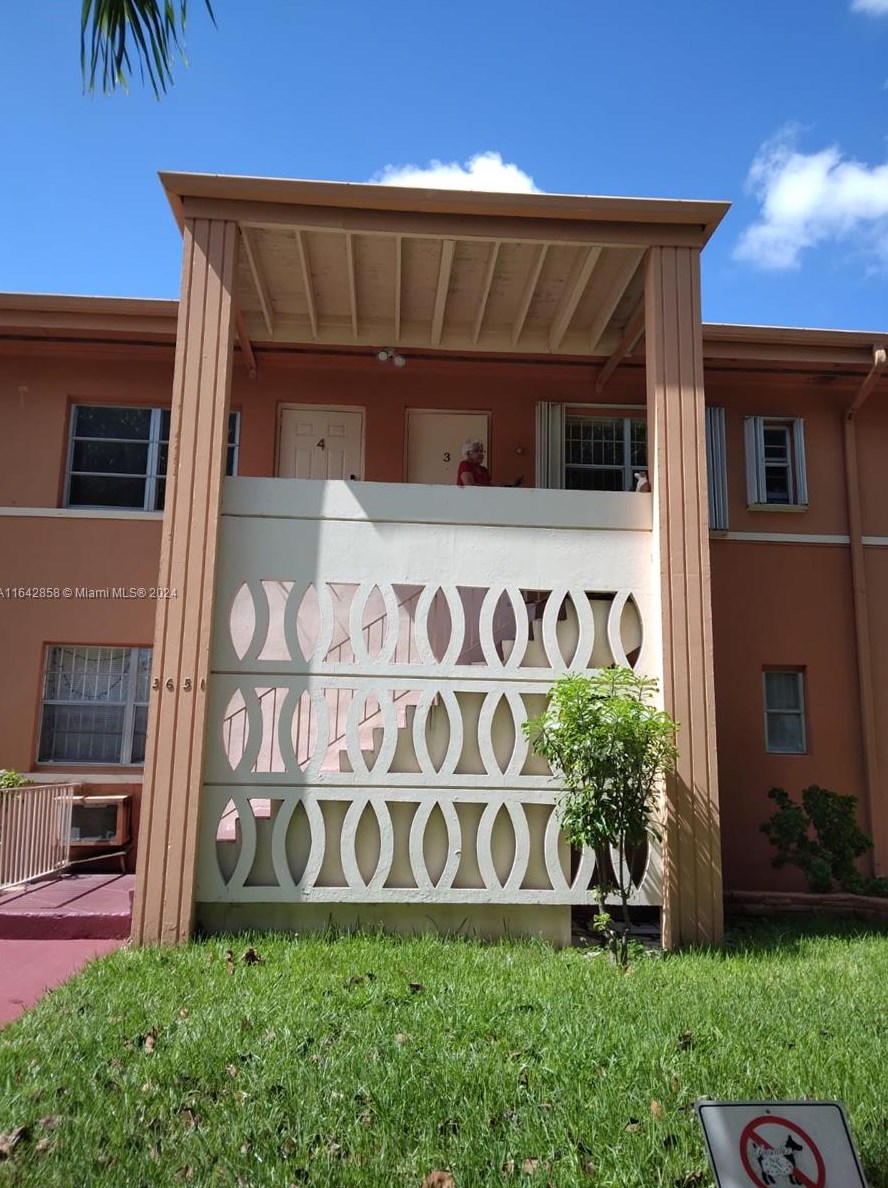 3651 11th St, Miami, FL 33135-4212