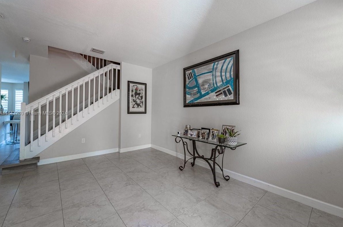 1007 Ne 208th St #1007, Miami, FL 33179