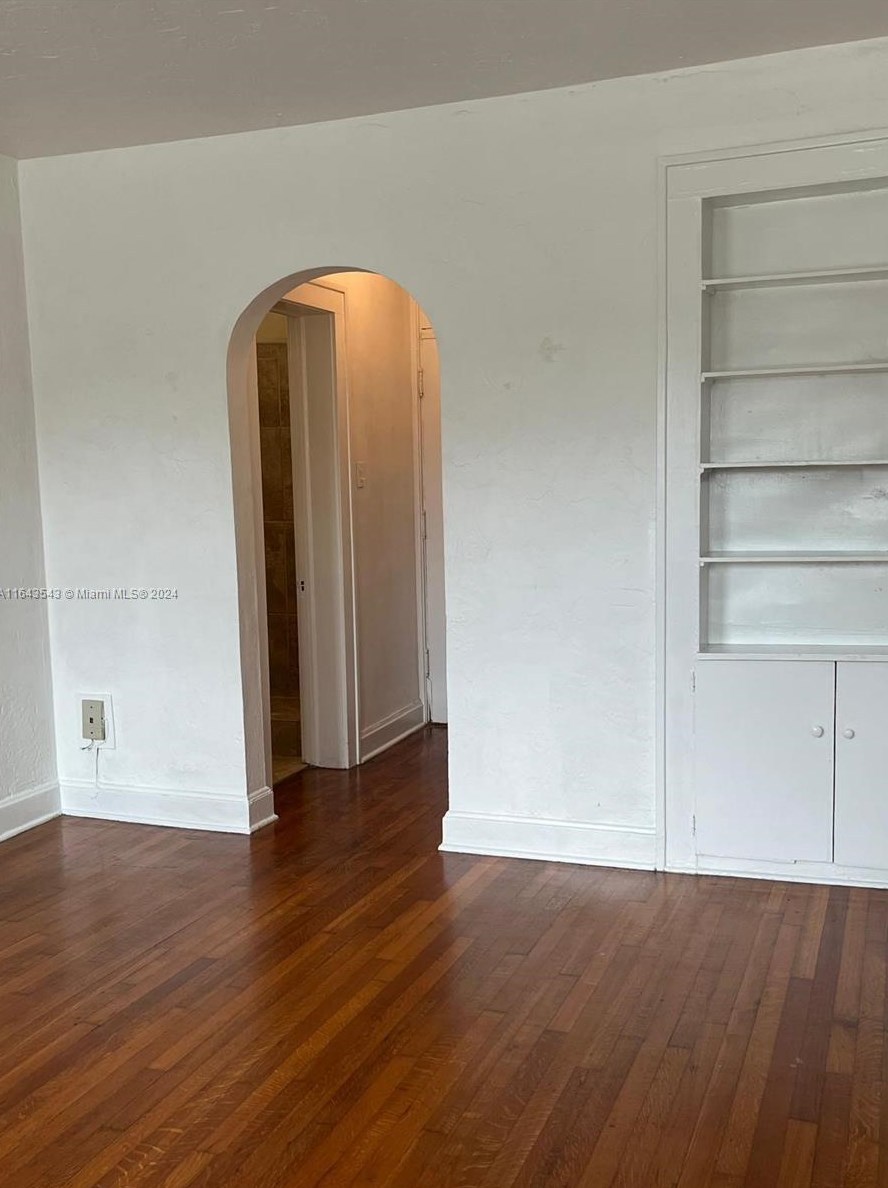 421 Grand Concourse #8, Miami, FL 33138