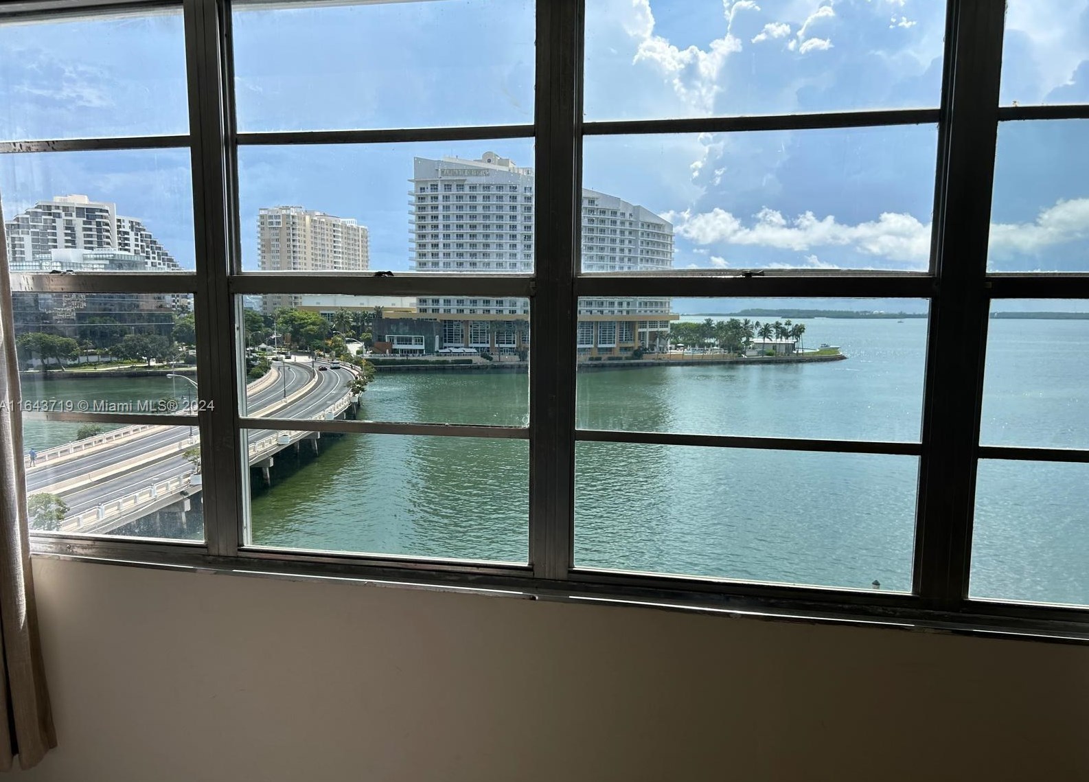 801 Brickell Bay Dr #669, Miami, FL 33131