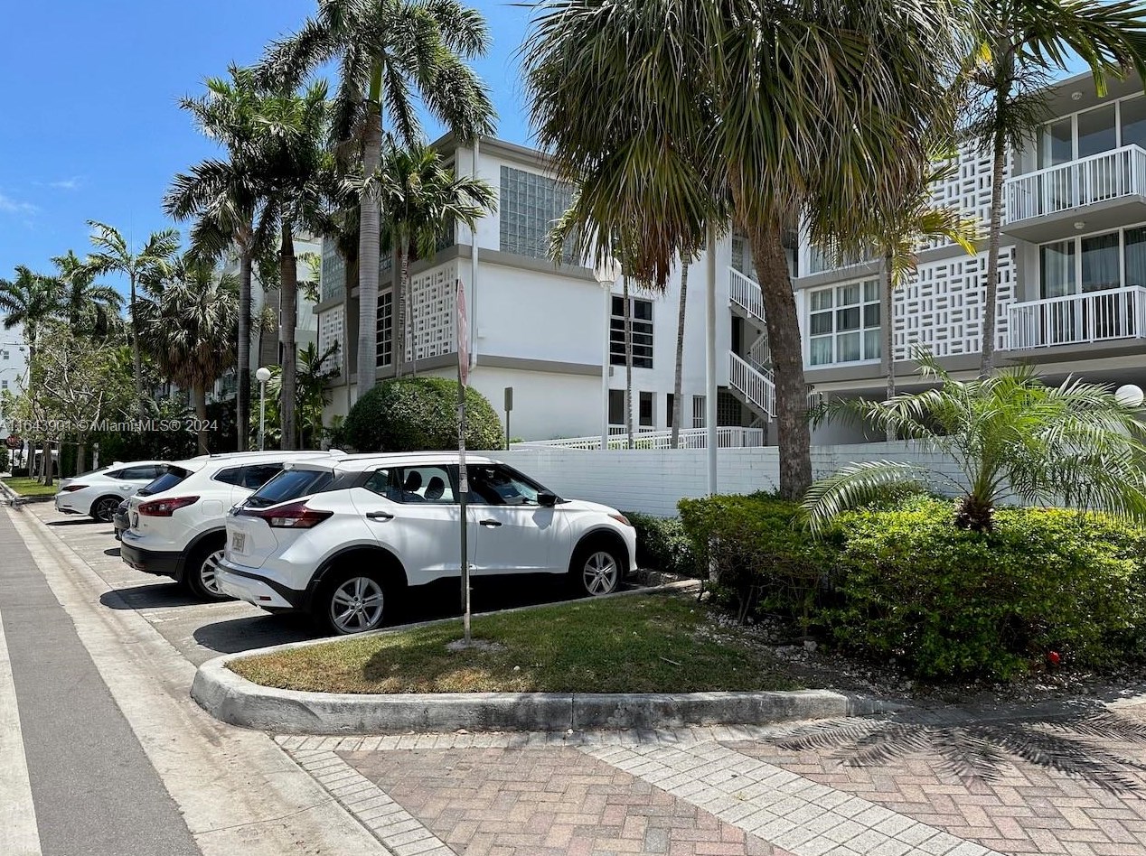 1080 99th St #232, Miami, FL 33154