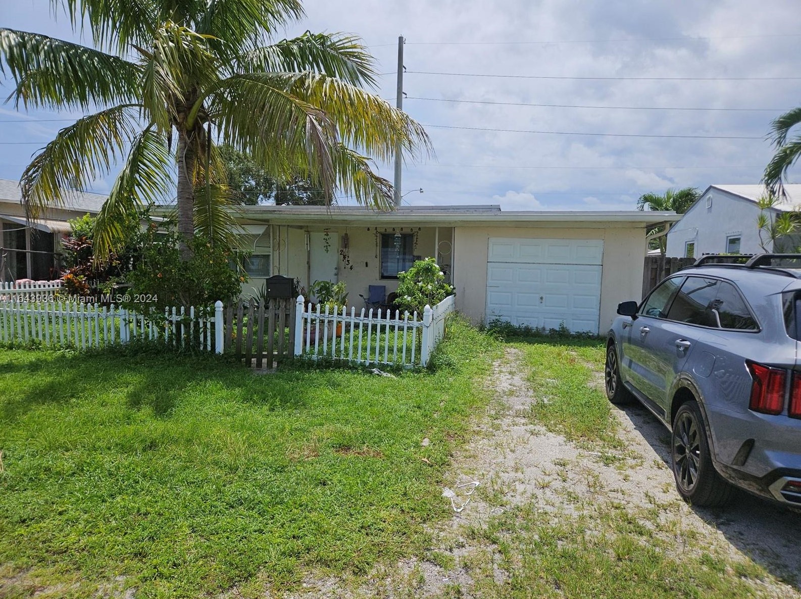2434 Cleveland St, Hollywood, FL 33020