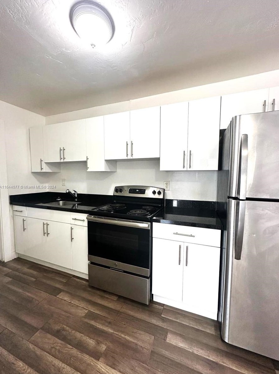 16890 21st Ave, Miami, FL 33162-6202