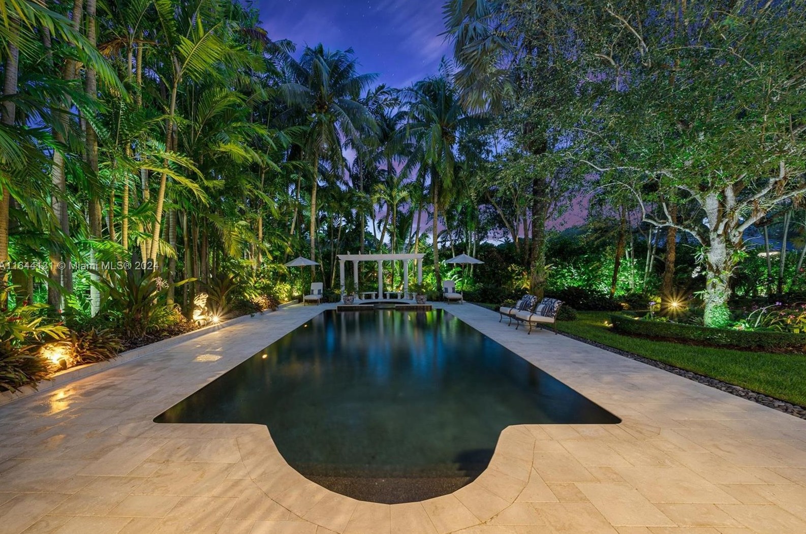 7360 164 St, Miami FL 33157-3879 exterior