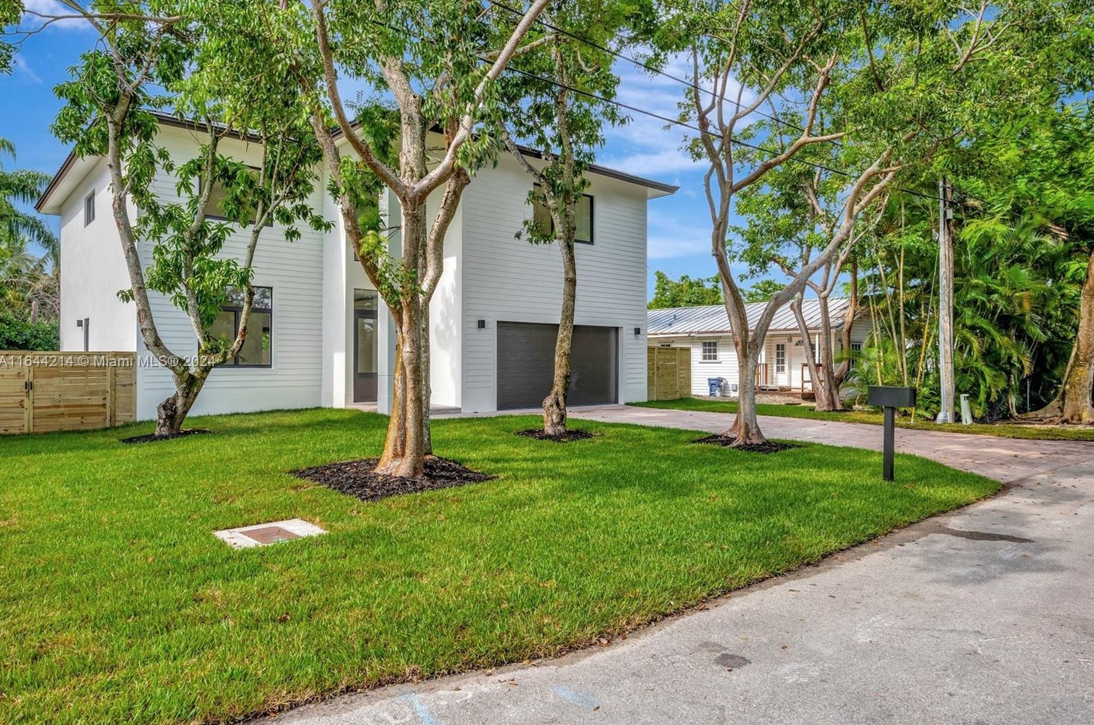8918 Sw 157th St, Miami, FL 33157