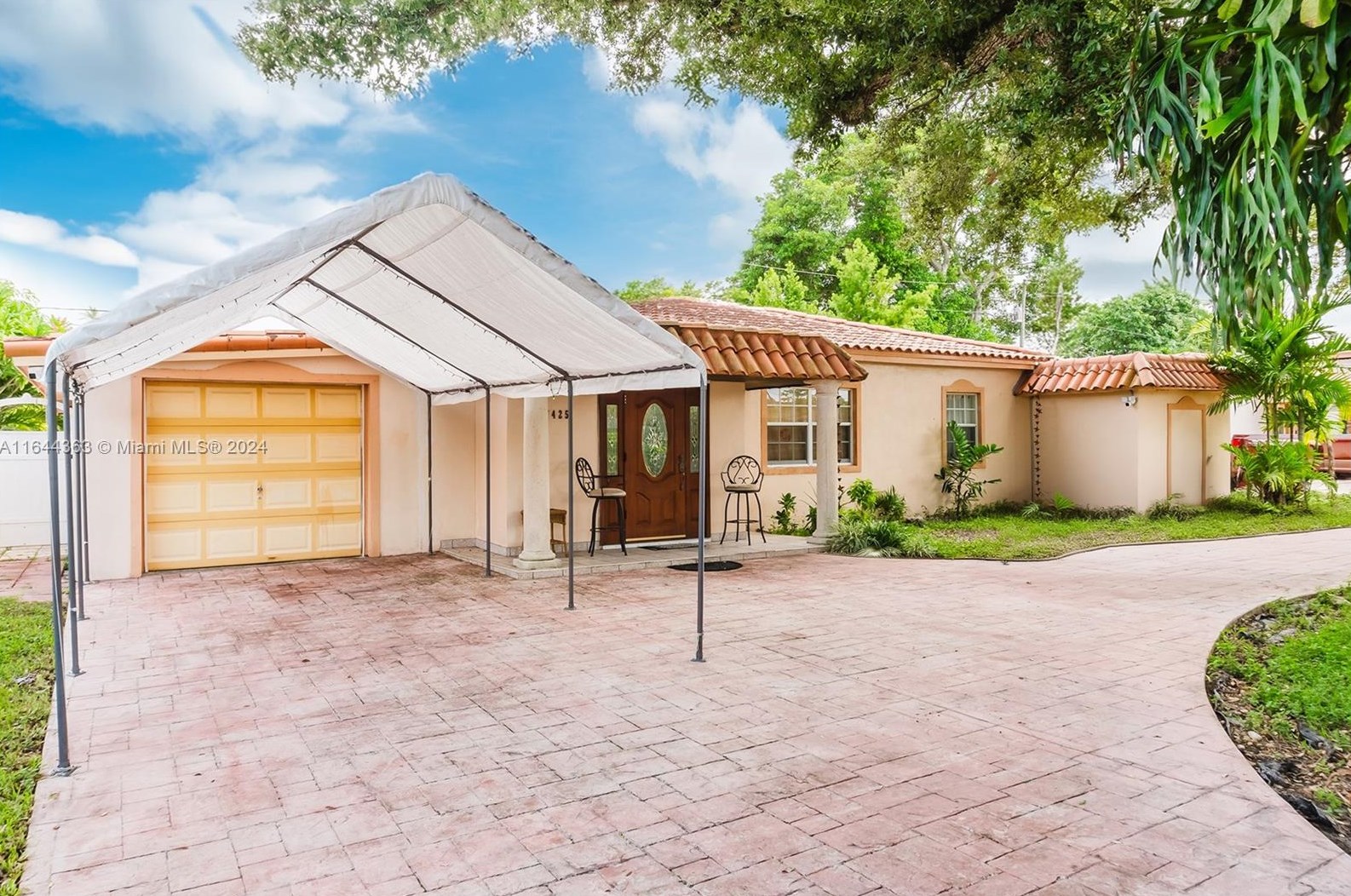 7425 34th St, Miami, FL 33155-3607