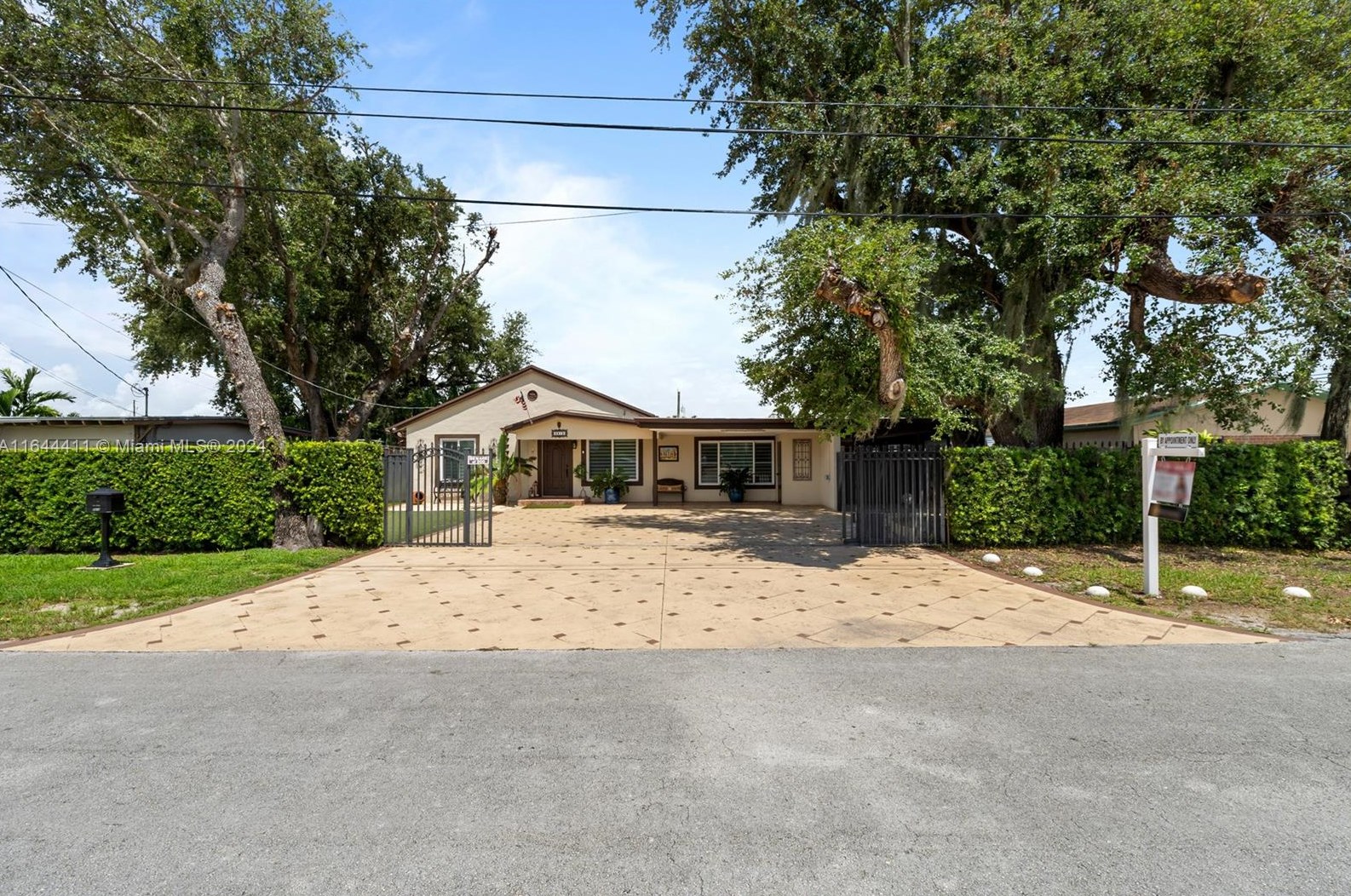 6819 14th St, Miami, FL 33144-5530