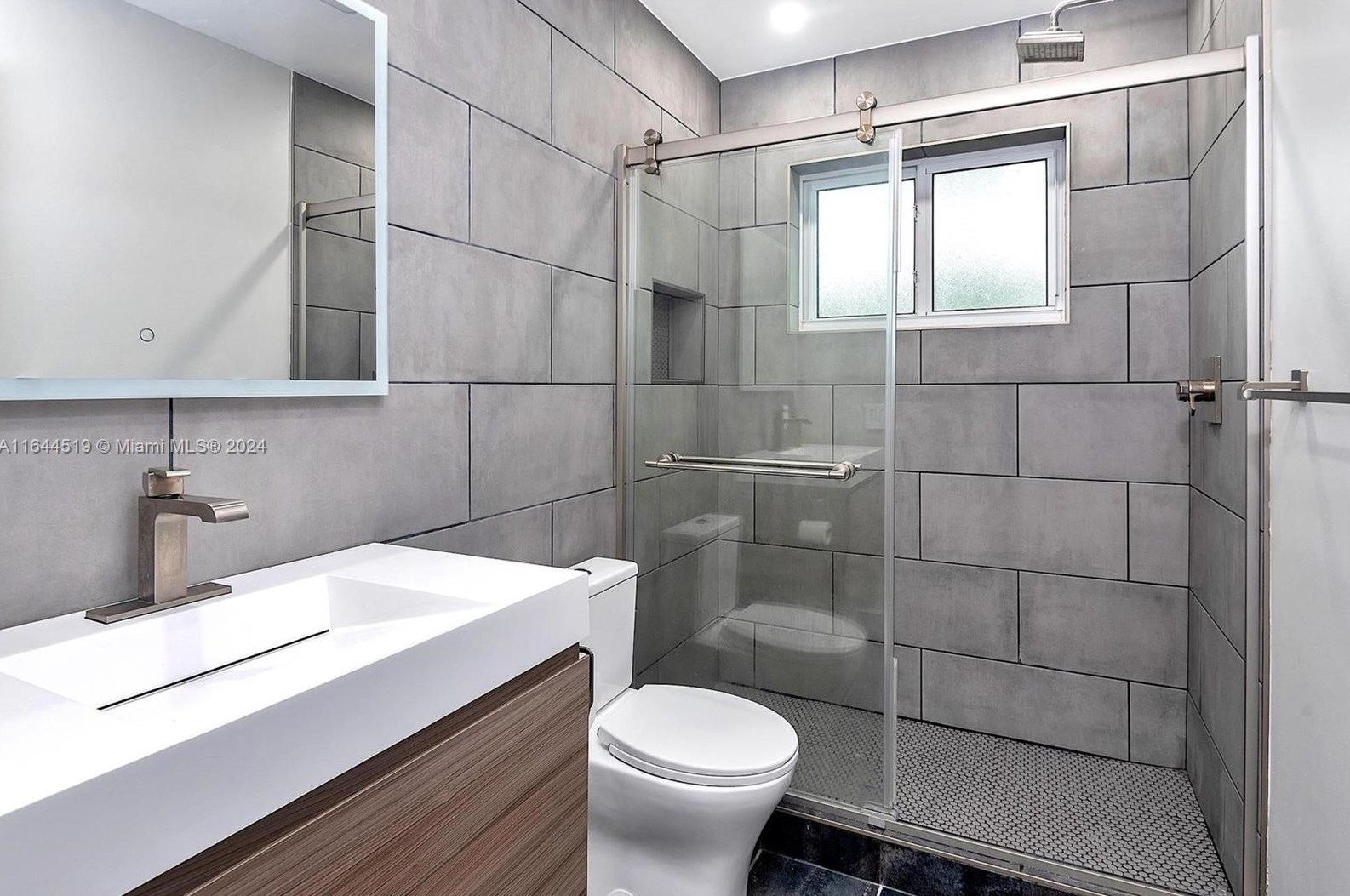 2220 51 Ave, Hollywood FL 33021-1619 exterior