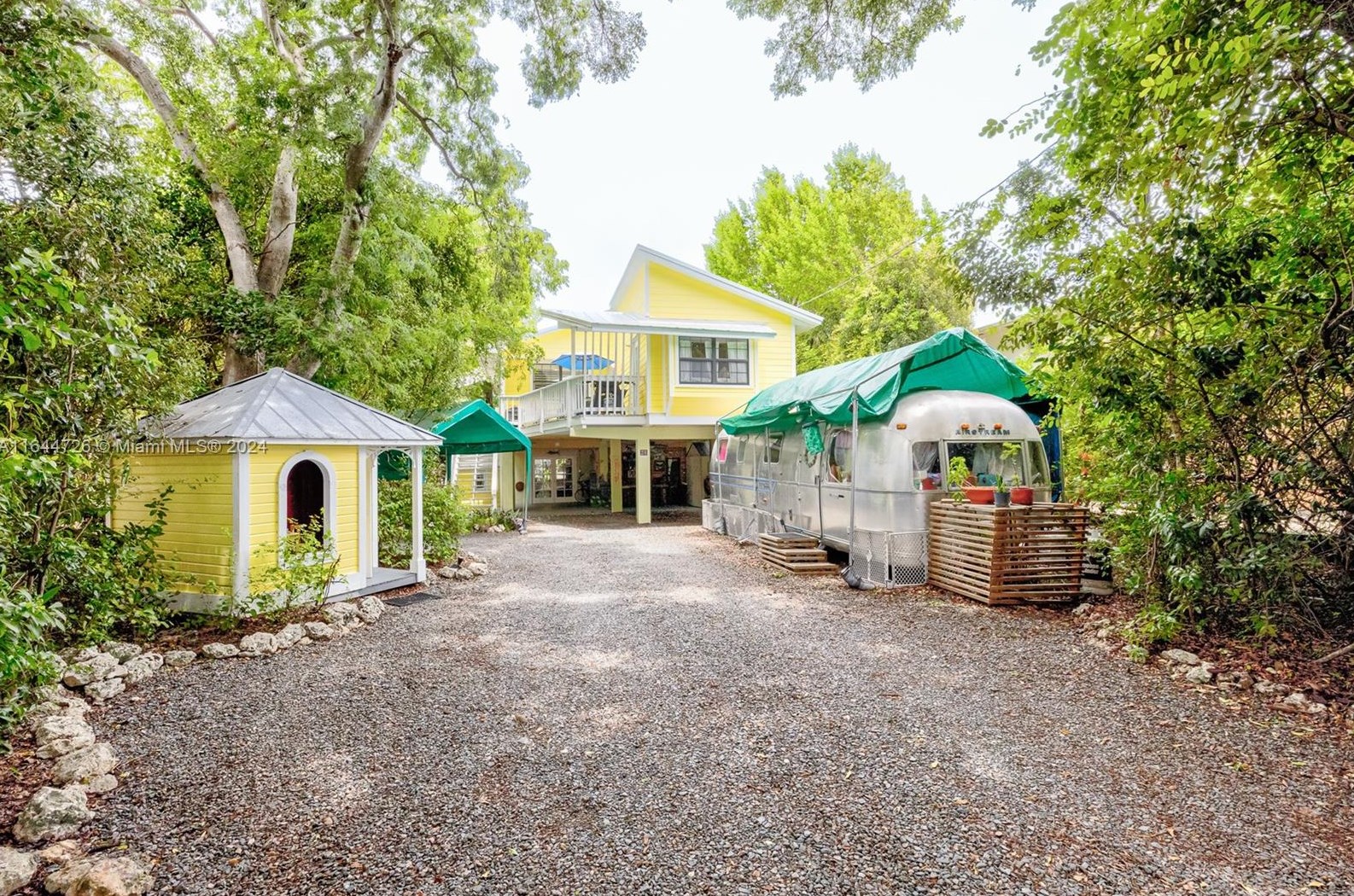 89 N Bay Harbor Dr, Key Largo, FL 33037