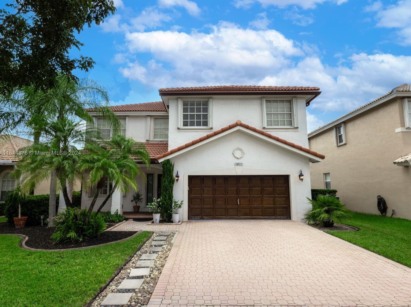 16511 Sw 1st St, Hollywood, FL 33027