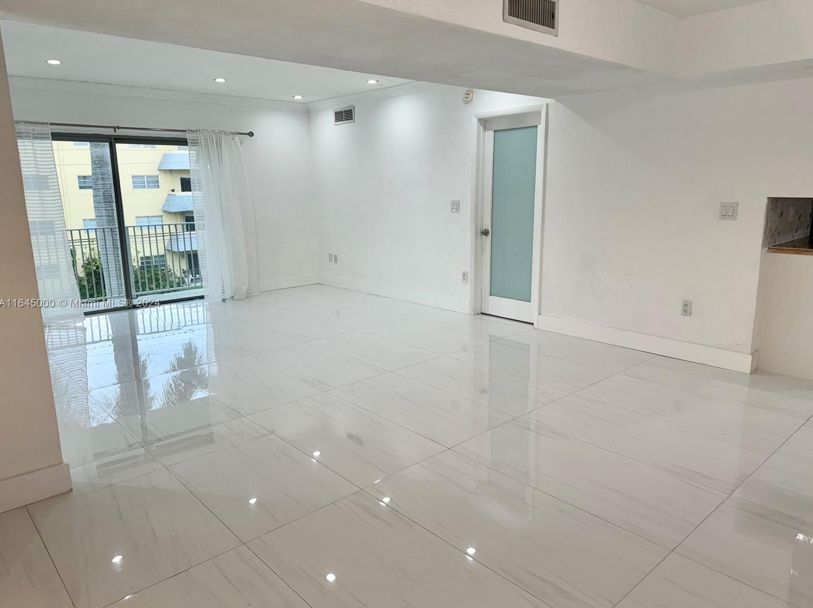 7401 Sw 82nd St #303s, Miami, FL