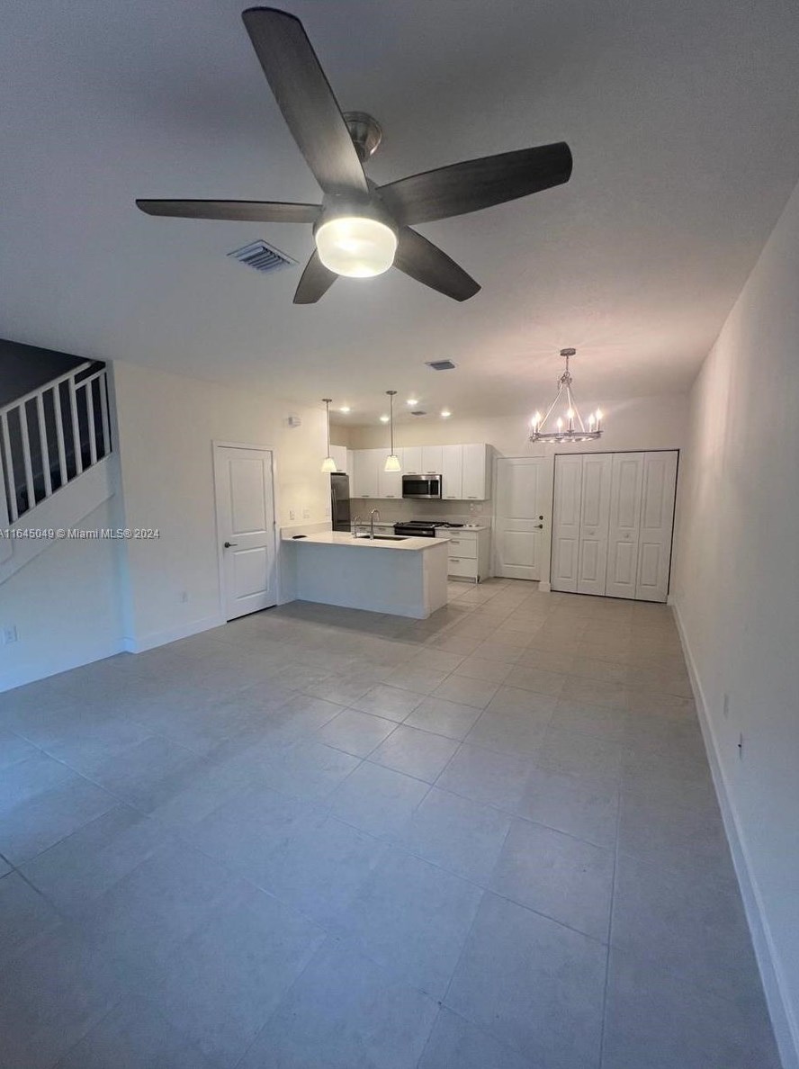 8381 43rd St, Miami, FL 33166-4114