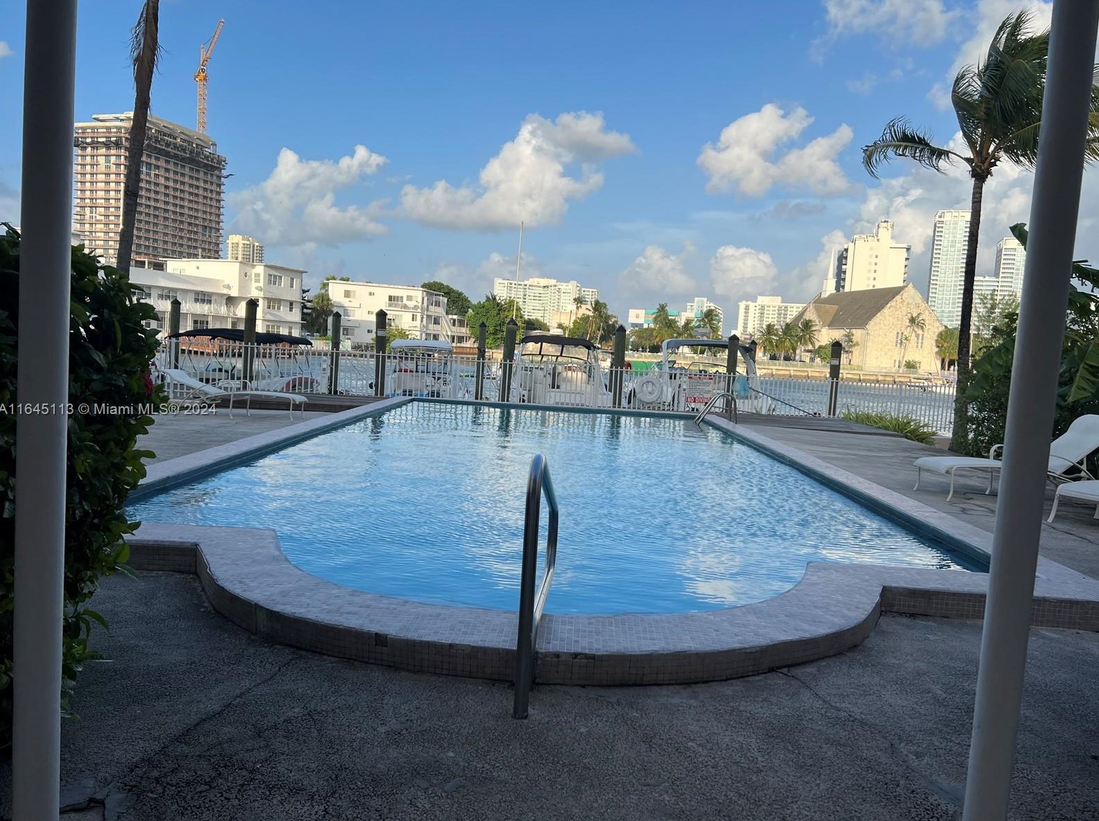6881 Bay Dr, Miami, FL 33141-5402