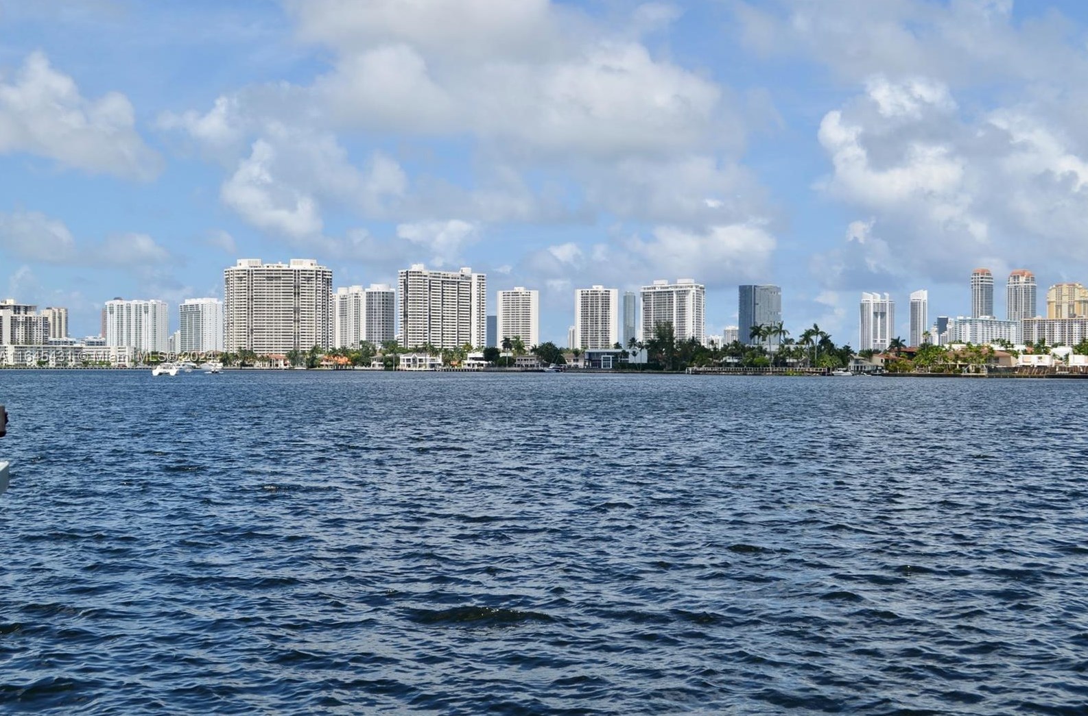 16570 Ne 26th Ave #4d, Miami, FL 33160
