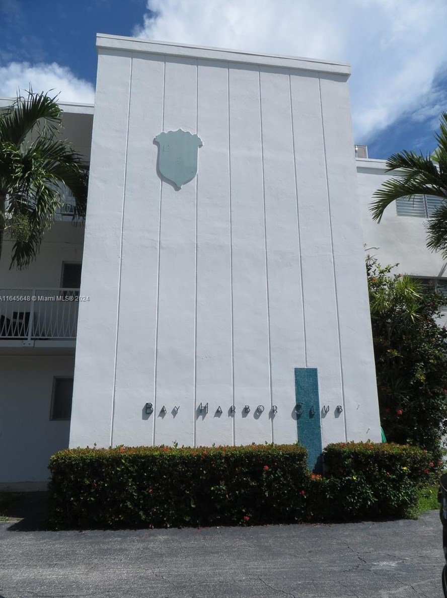 1155 103rd St #2b, Miami, FL 33154