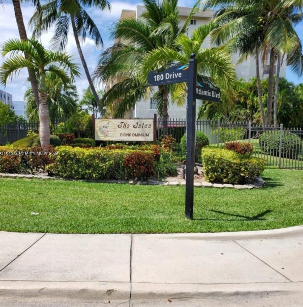 201 180th Dr #213, Miami, FL 33160